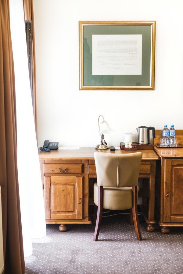Hotel Eden Krakau Buitenkant foto